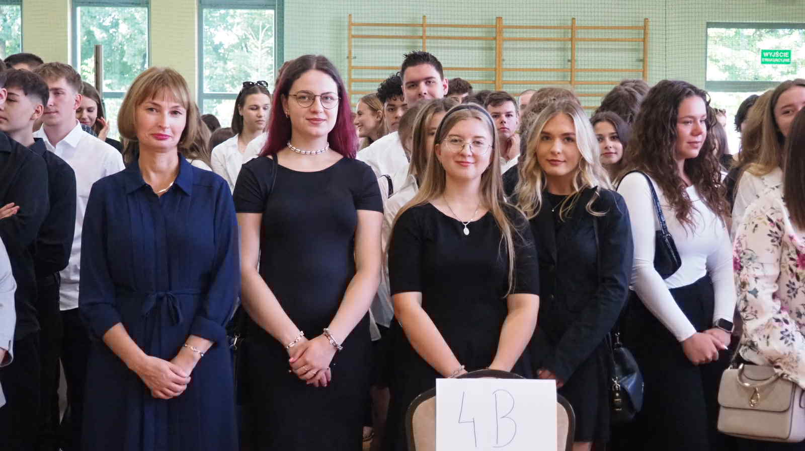 Zdjęcie Rozp roku 2025-2026 (28)74d4e9c3-9741-4ccd-bef4-c5e407b181bc.jpeg w galerii Uroczyste rozpoczęcie roku szkolnego 2025/2026